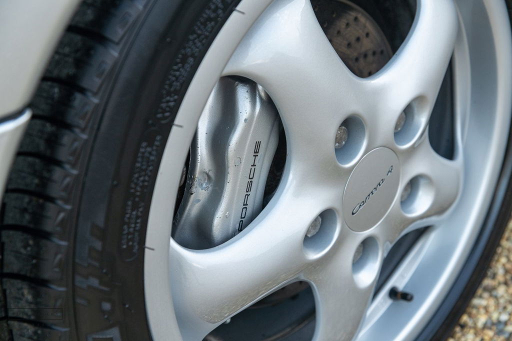 Porsche 993 Carrera 4