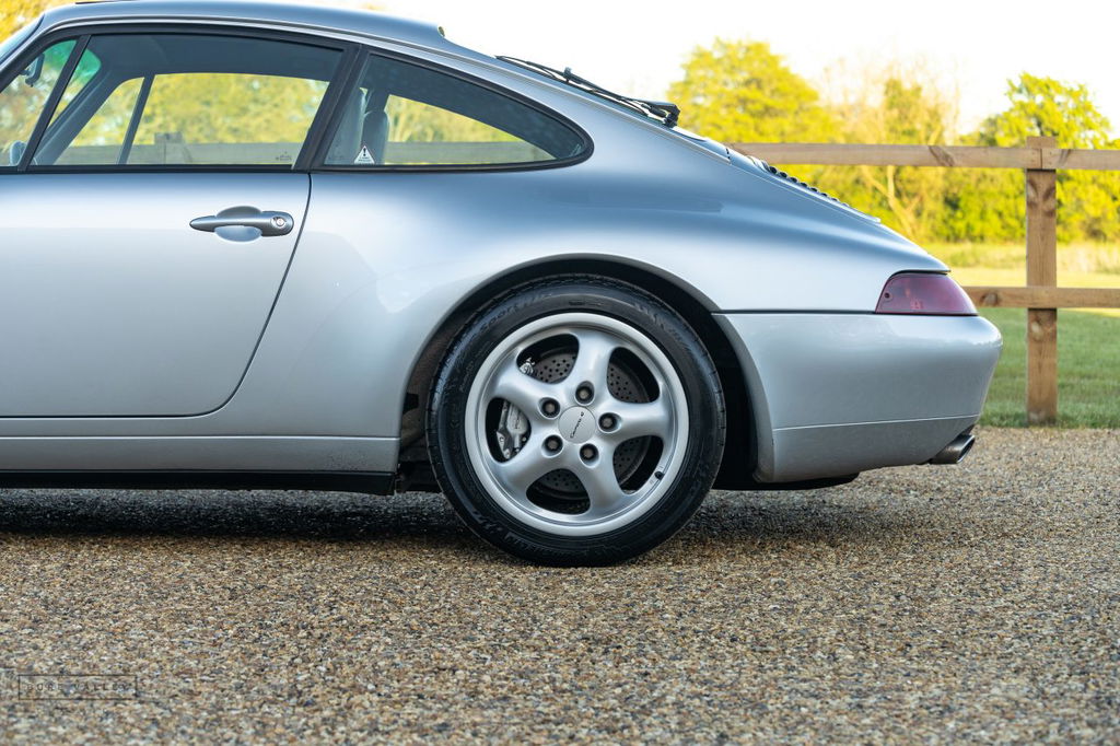 Porsche 993 Carrera 4