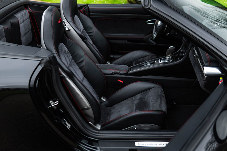 Porsche 991 Carrera 4 GTS