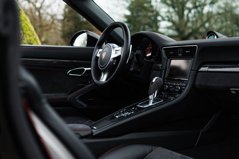 Porsche 991 Carrera 4 GTS