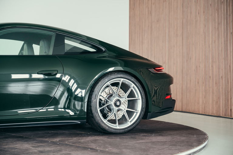 Porsche 992 GT3 Touring