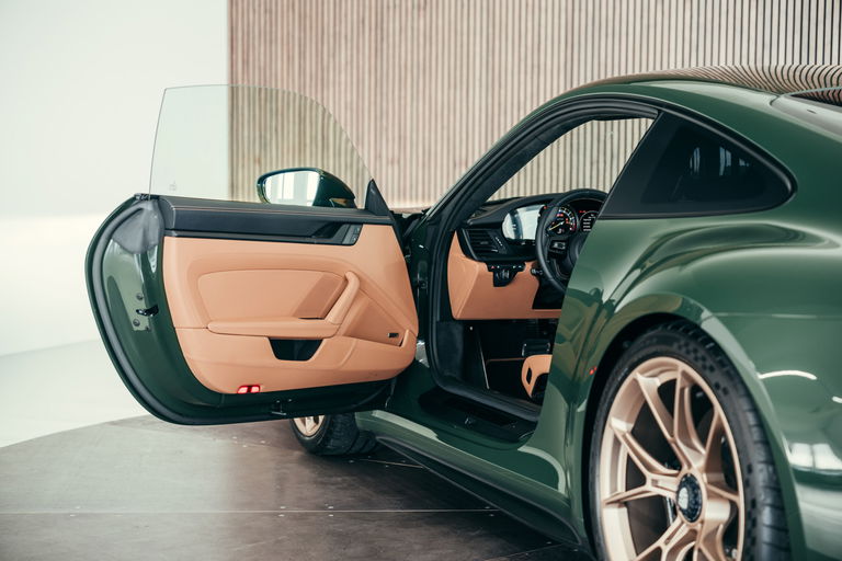 Porsche 992 GT3 Touring