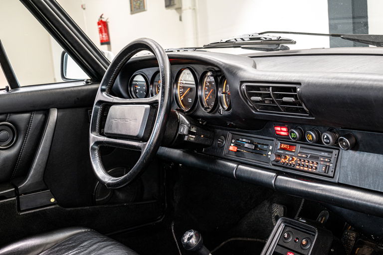 Porsche 911 Carrera 3.2