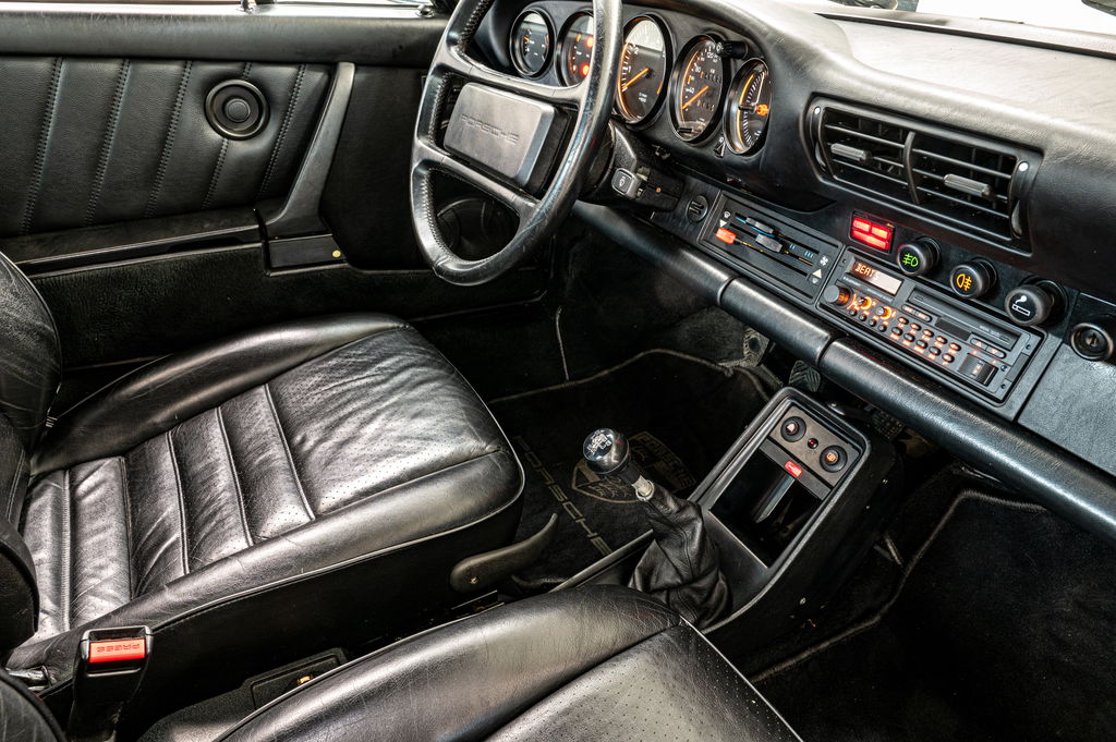 Porsche 911 Carrera 3.2