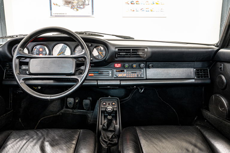 Porsche 911 Carrera 3.2