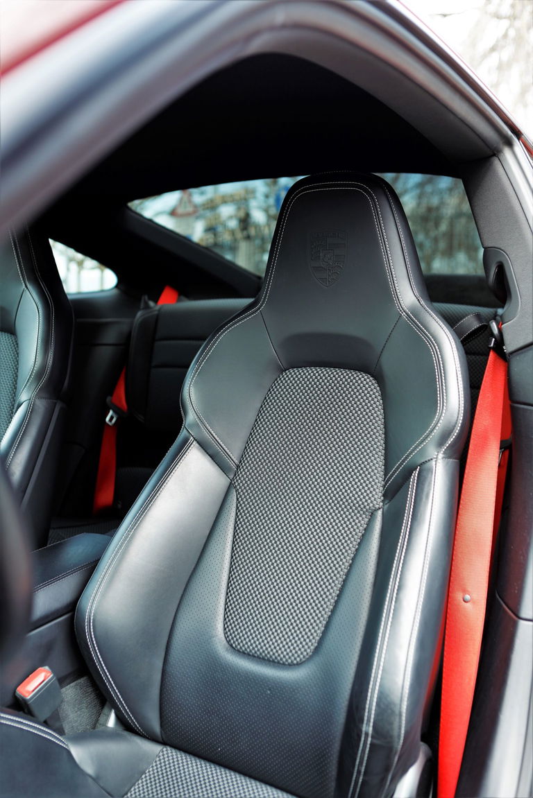 Porsche 992 Carrera 4S