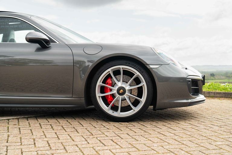 Porsche 991.2 Carrera GTS