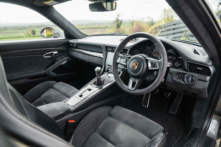 Porsche 991.2 Carrera GTS