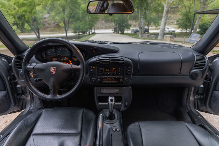 Porsche 996 Carrera 4