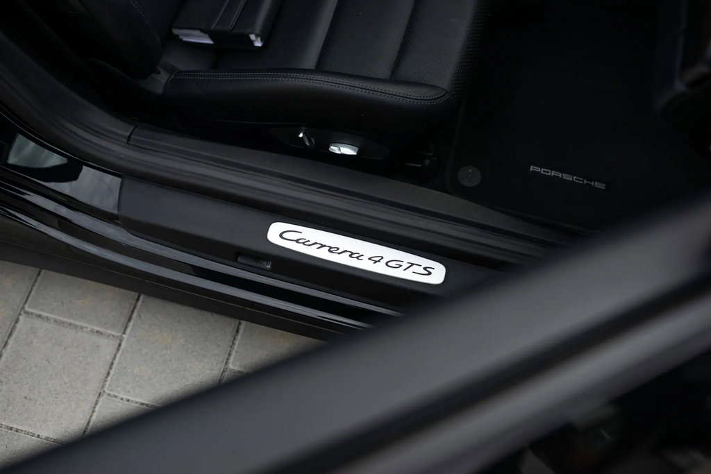 Porsche 991 Carrera 4 GTS