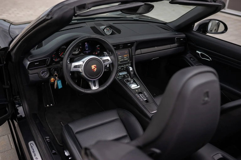 Porsche 991 Carrera 4 GTS
