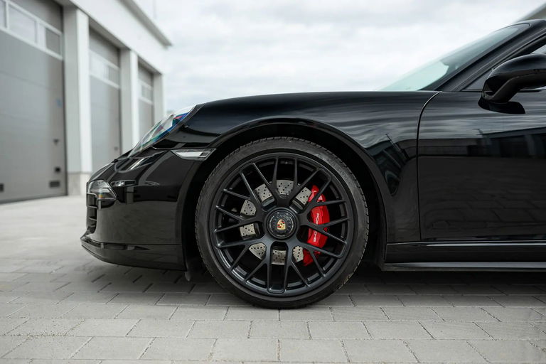 Porsche 991 Carrera 4 GTS
