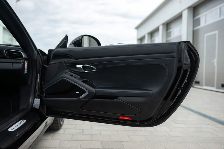 Porsche 991 Carrera 4 GTS