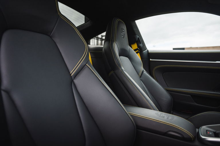 Porsche 992 Carrera 4S