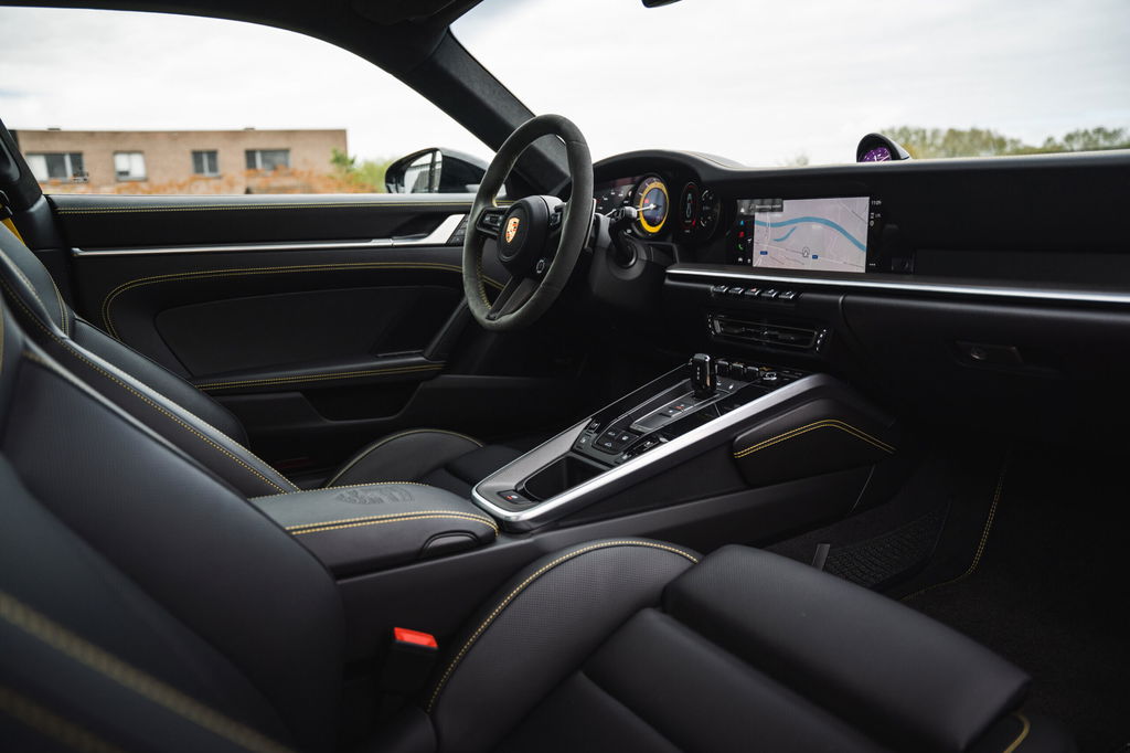 Porsche 992 Carrera 4S