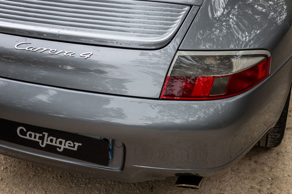 Porsche 996 Carrera 4