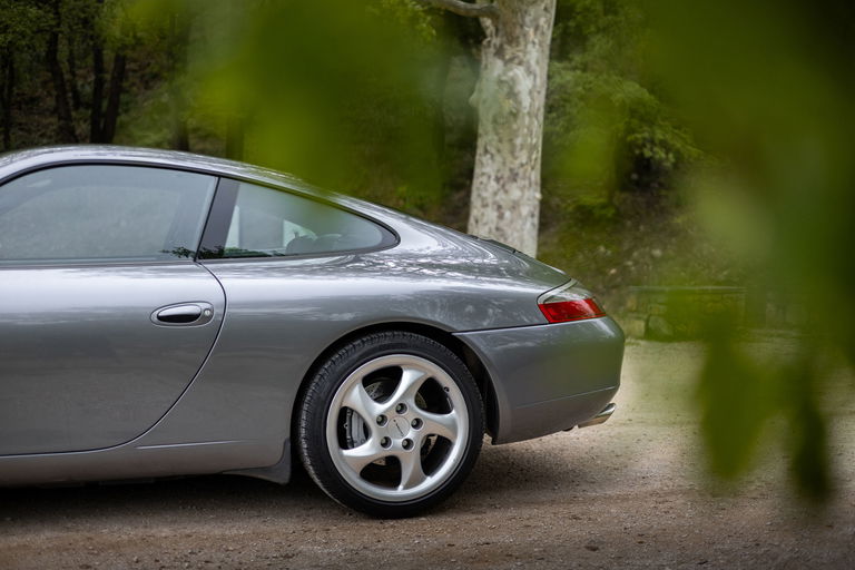 Porsche 996 Carrera 4