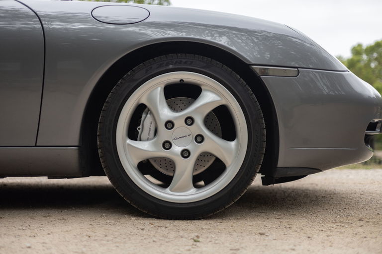 Porsche 996 Carrera 4