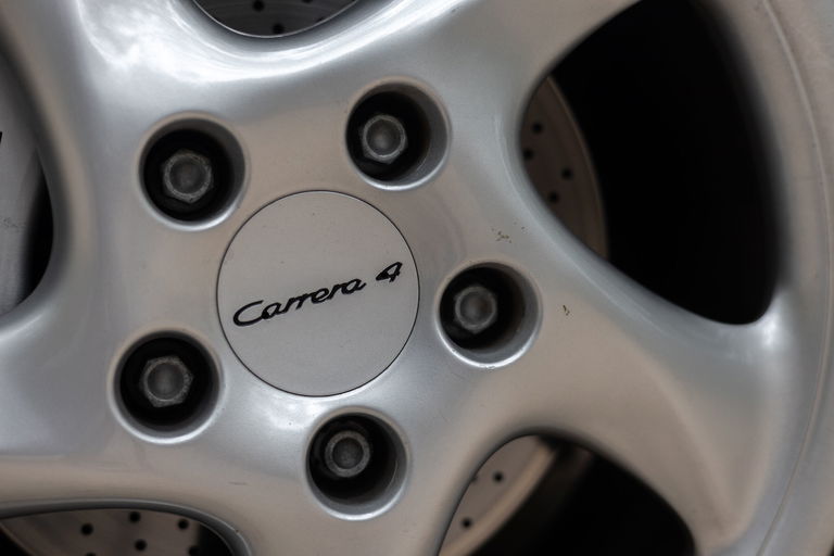 Porsche 996 Carrera 4