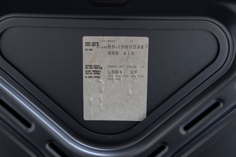 Porsche 996 Carrera 4