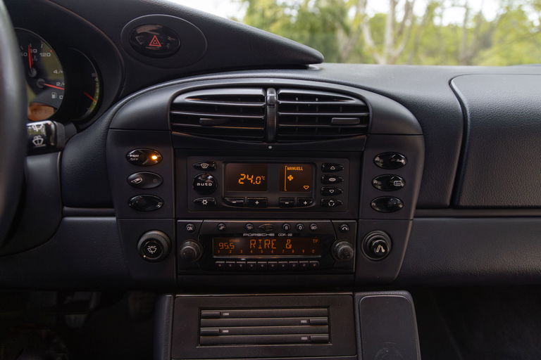 Porsche 996 Carrera 4