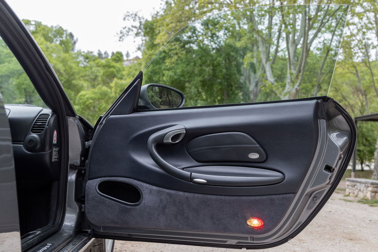 Porsche 996 Carrera 4