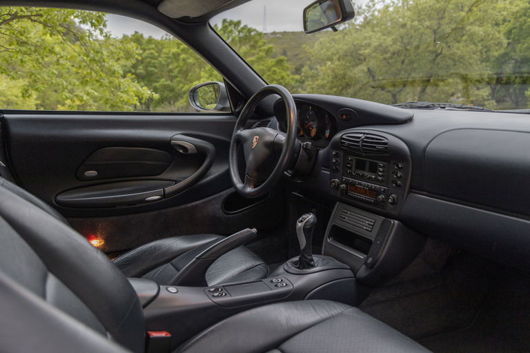 Porsche 996 Carrera 4