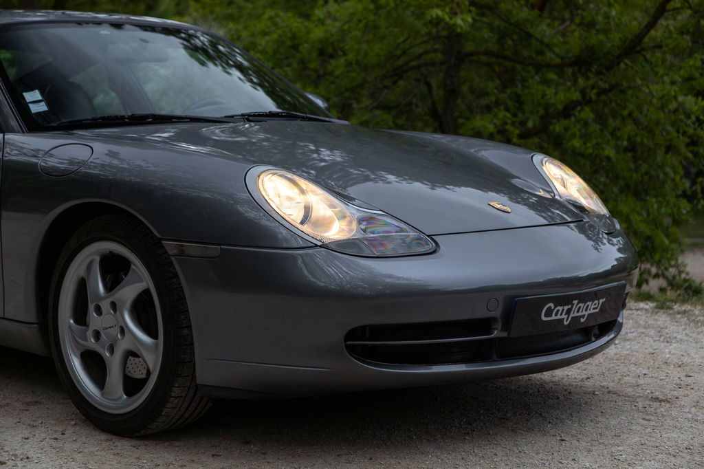 Porsche 996 Carrera 4