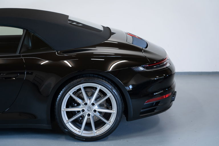Porsche 992 Carrera
