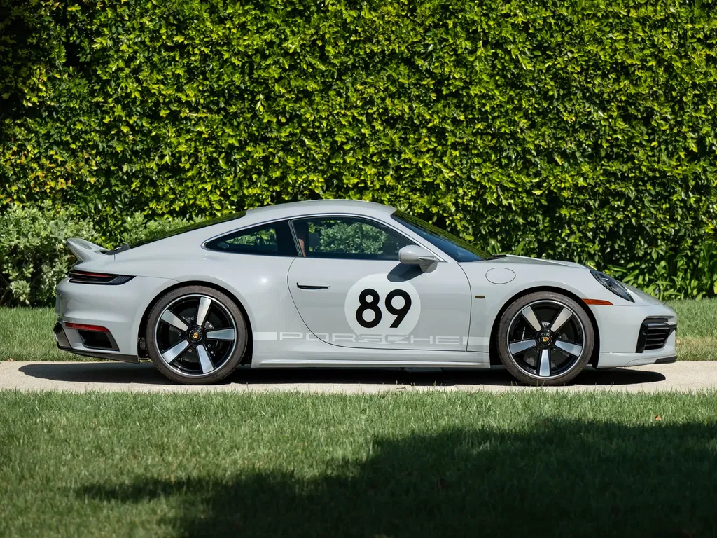 Porsche 992 Sport Classic