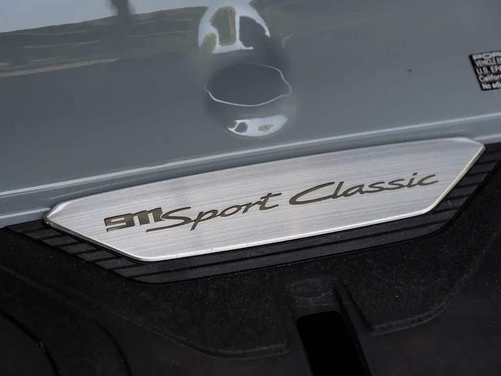 Porsche 992 Sport Classic