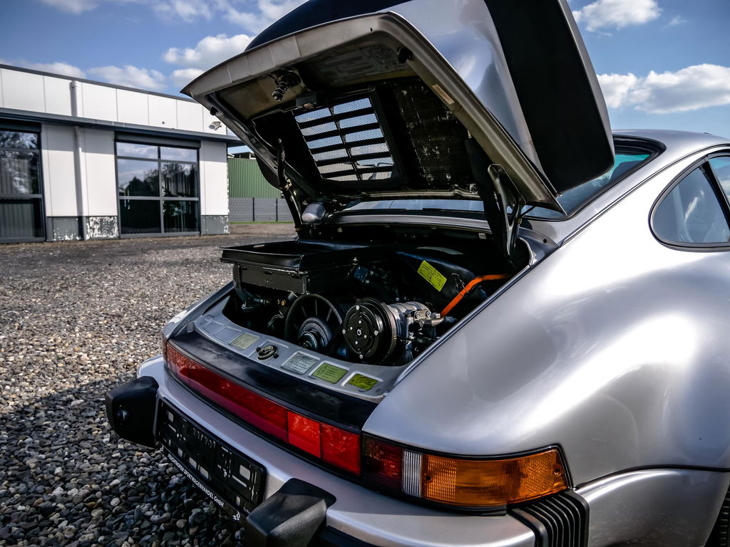 Porsche 911 Turbo 3.3