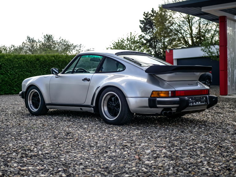 Porsche 911 Turbo 3.3