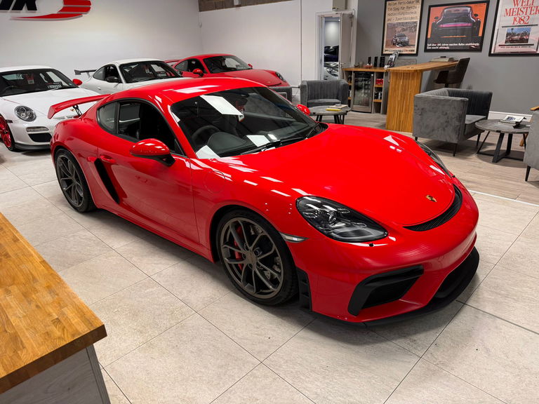 Porsche 718 Cayman GT4