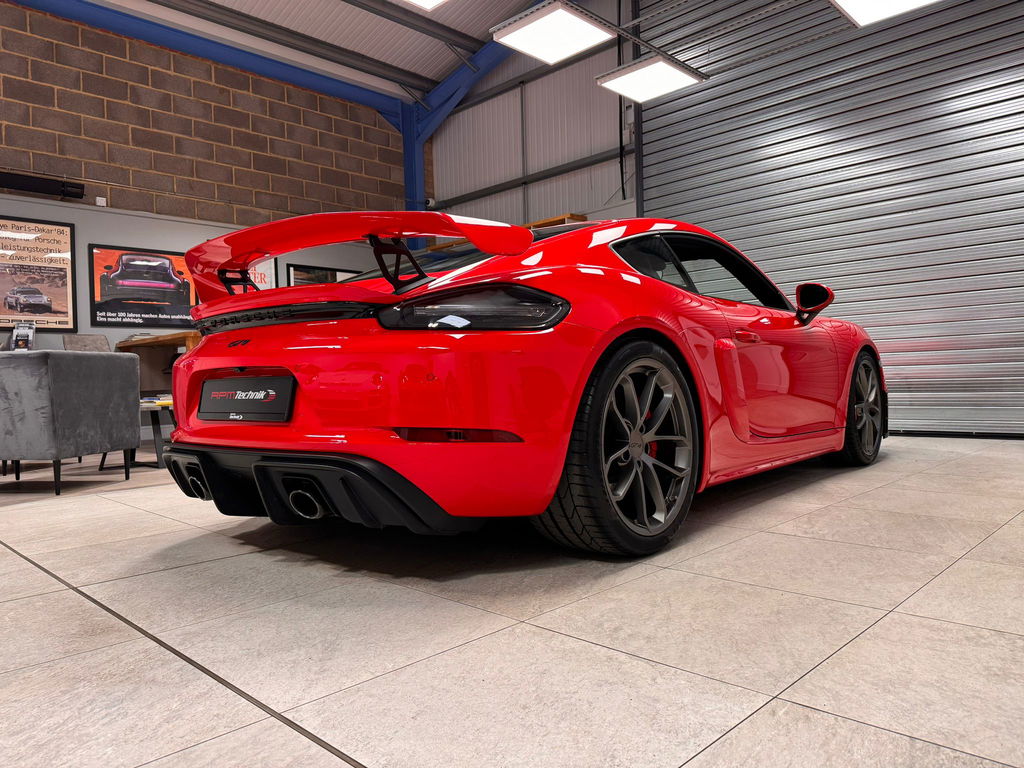 Porsche 718 Cayman GT4