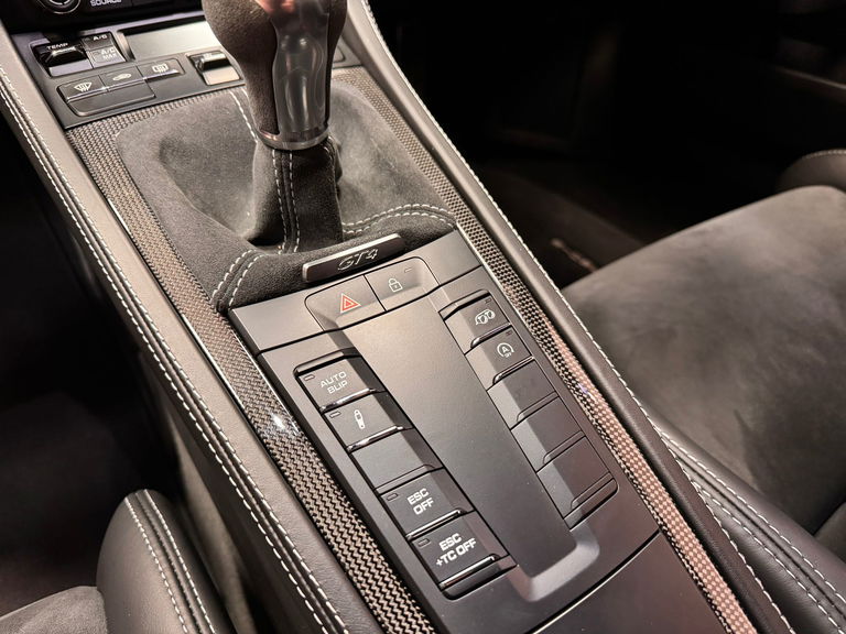 Porsche 718 Cayman GT4