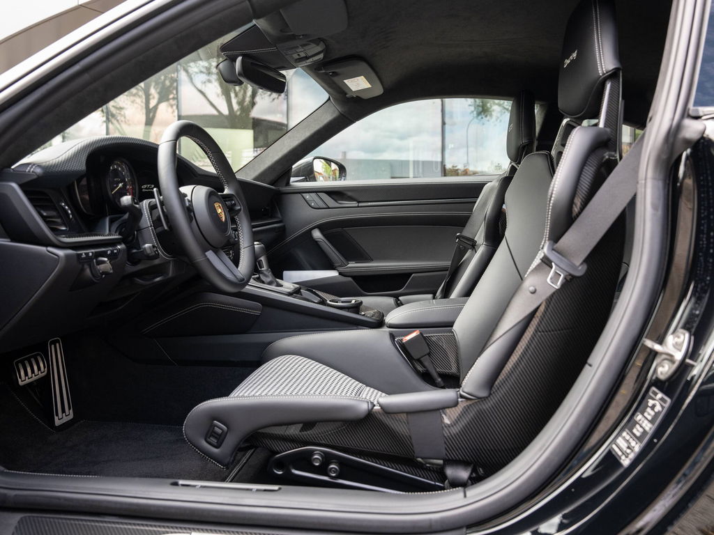 Porsche 992 GT3 Touring