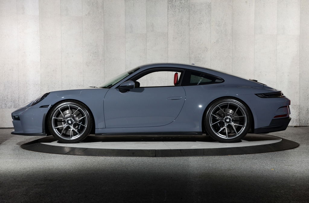 Porsche 992 GT3 Touring