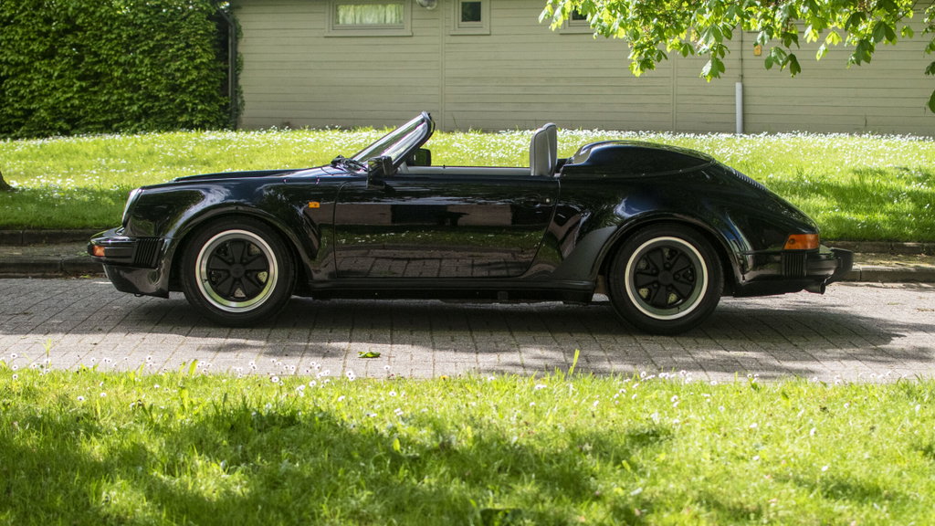 Porsche 911 Carrera 3.2 Speedster