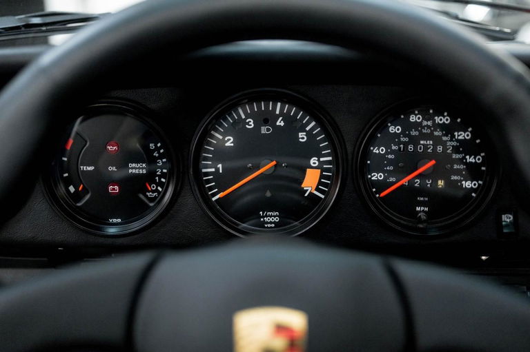 Porsche 911 Carrera 3.2 (US)