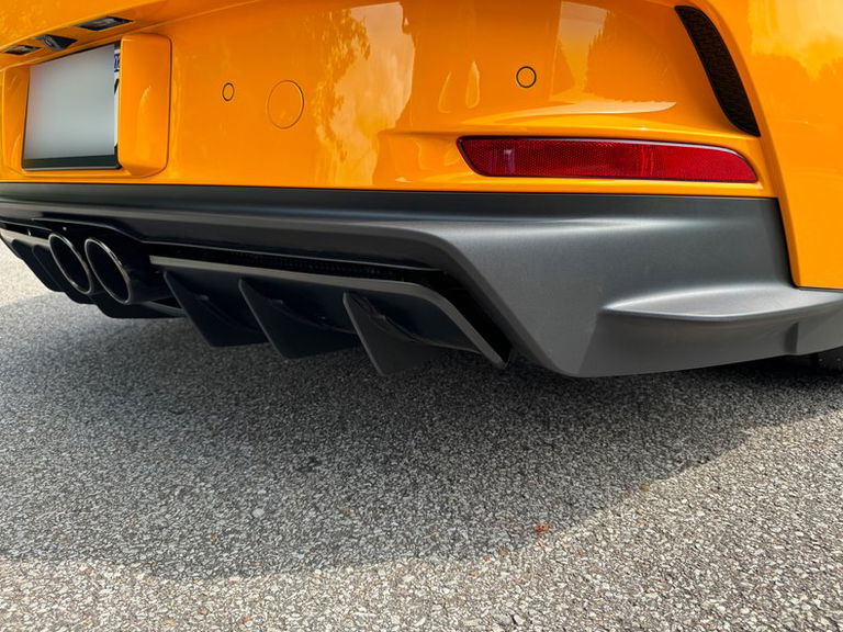 Porsche 992 GT3 Touring