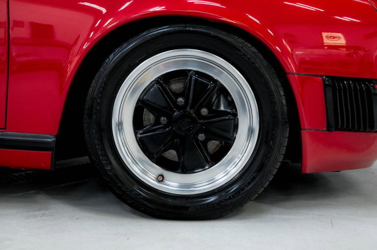 Porsche 911 Carrera 3.2 (US)