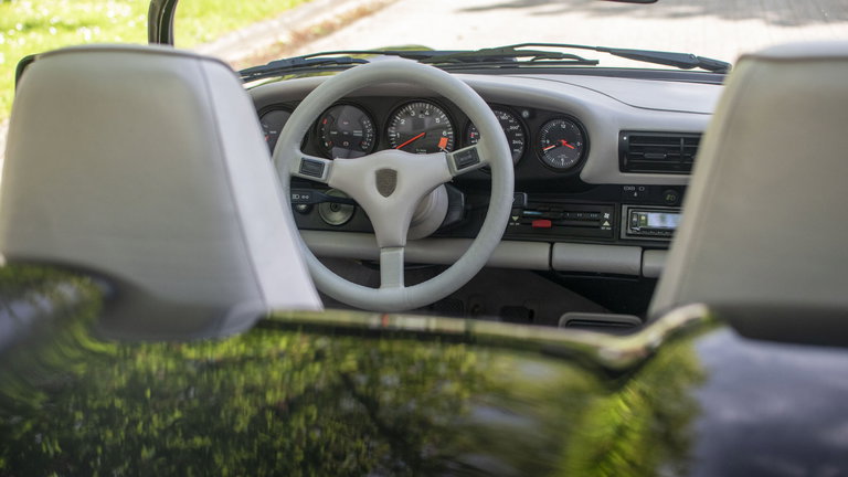 Porsche 911 Carrera 3.2 Speedster