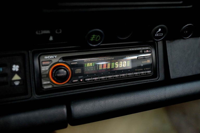 Porsche 911 Carrera 3.2 (US)