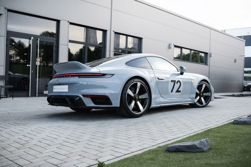 Porsche 992 Sport Classic