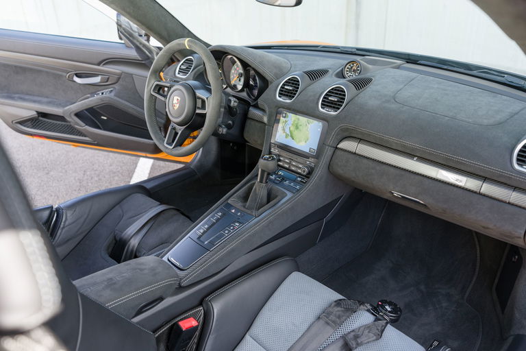 Porsche 718 Cayman GT4 RS