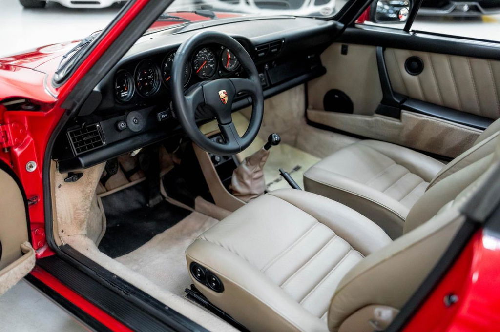 Porsche 911 Carrera 3.2 (US)