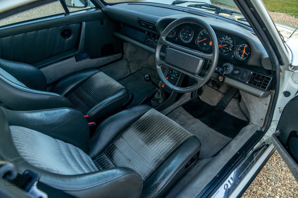 Porsche 911 Carrera 3.2