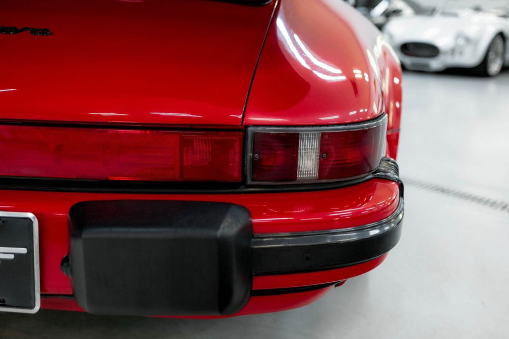 Porsche 911 Carrera 3.2 (US)