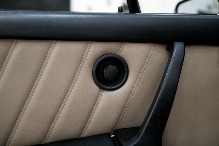 Porsche 911 Carrera 3.2 (US)